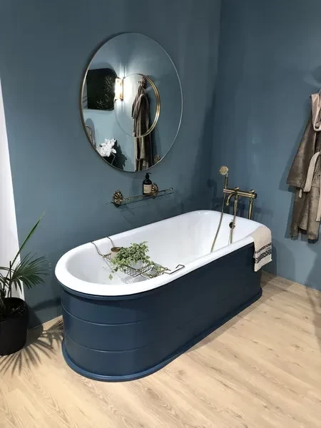 bagno moderno con tubi a scomparsa verona