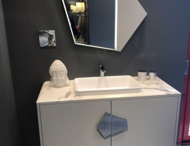 composizione bagno classica con specchiera